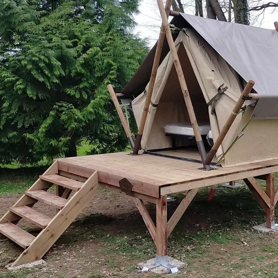 Camping Le Val Aux Fees - Broceliande Concoret ภายนอก รูปภาพ