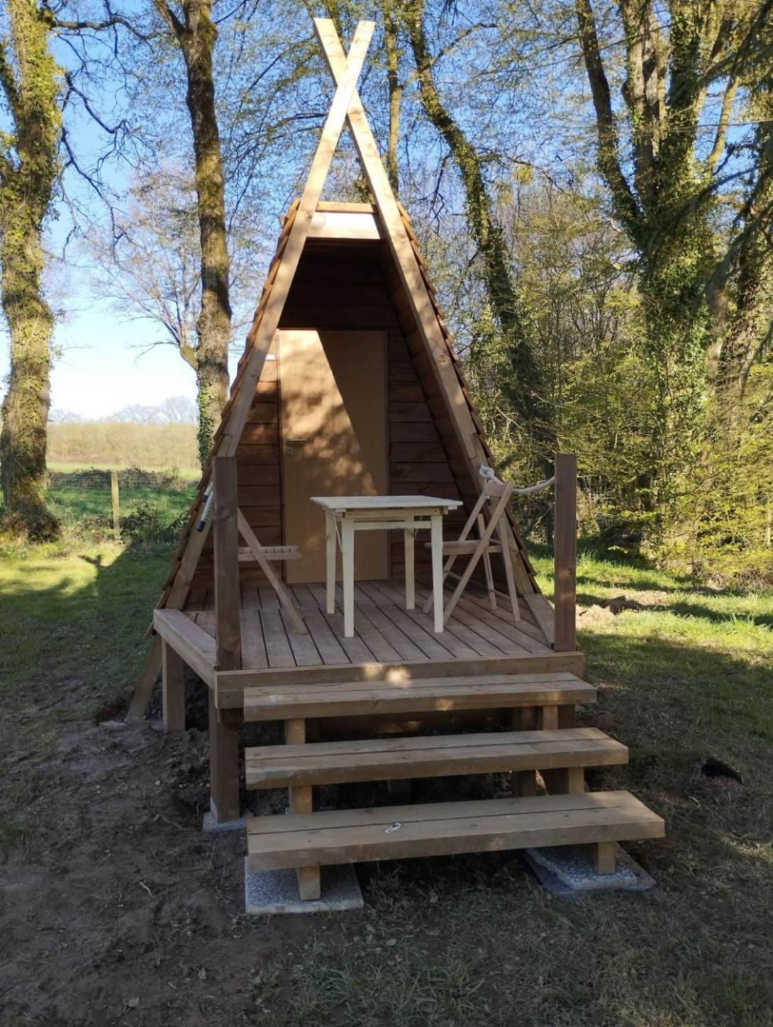 Camping Le Val Aux Fees - Broceliande Concoret ภายนอก รูปภาพ