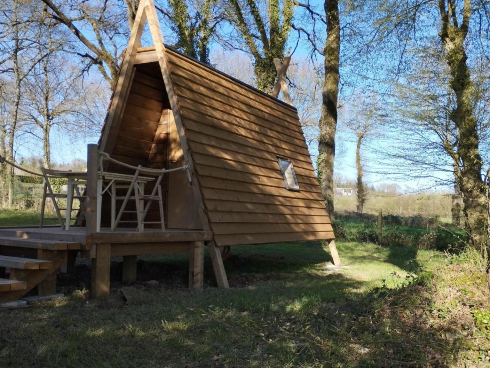 Camping Le Val Aux Fees - Broceliande Concoret ภายนอก รูปภาพ