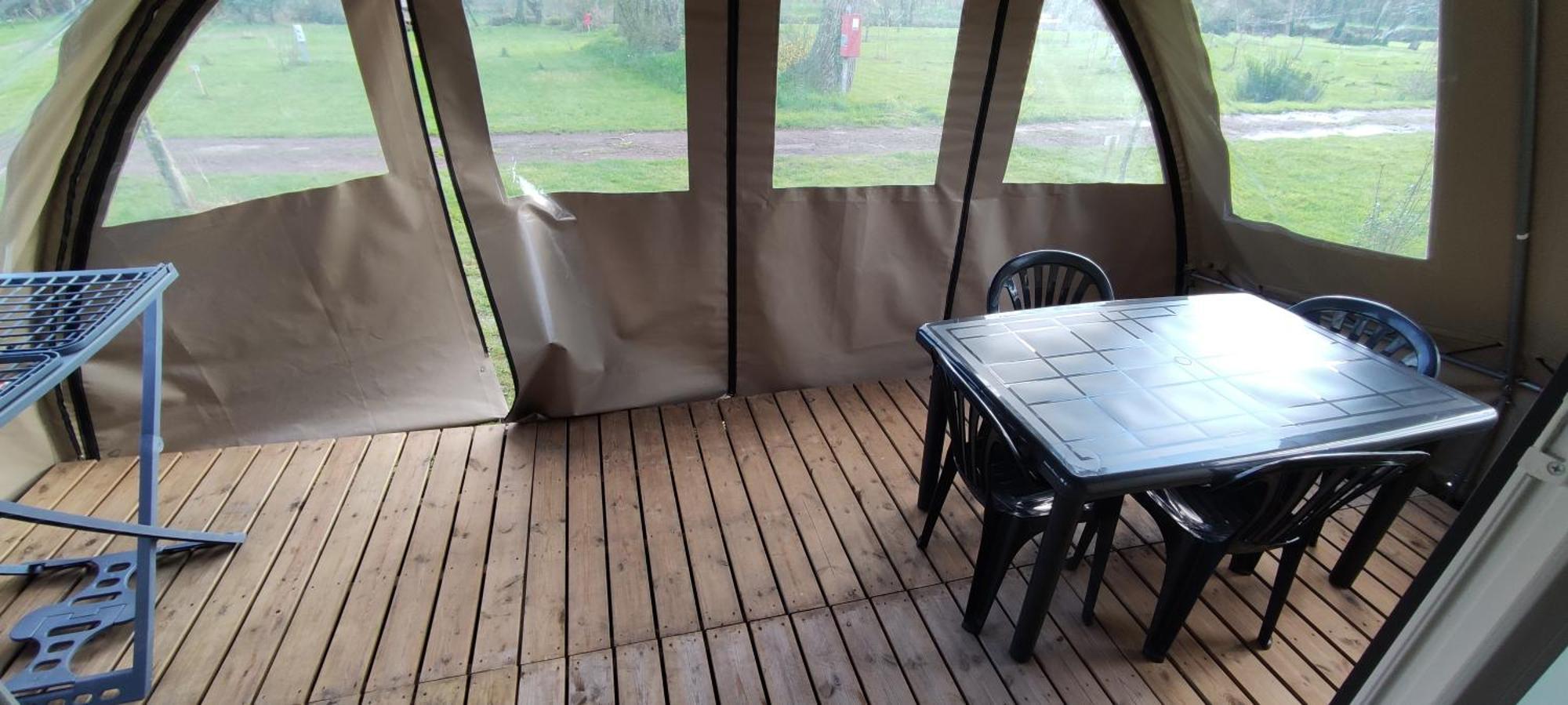 Camping Le Val Aux Fees - Broceliande Concoret ภายนอก รูปภาพ
