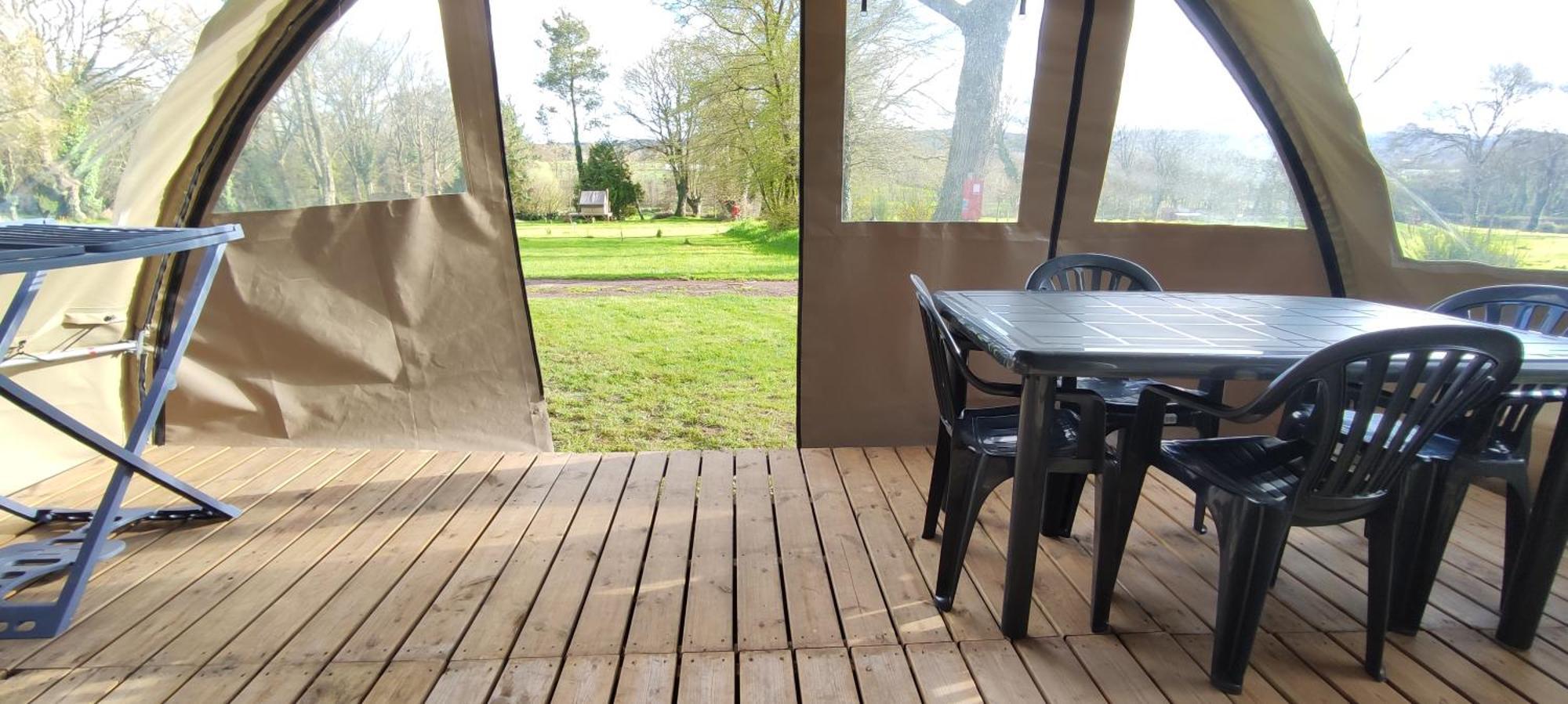 Camping Le Val Aux Fees - Broceliande Concoret ภายนอก รูปภาพ